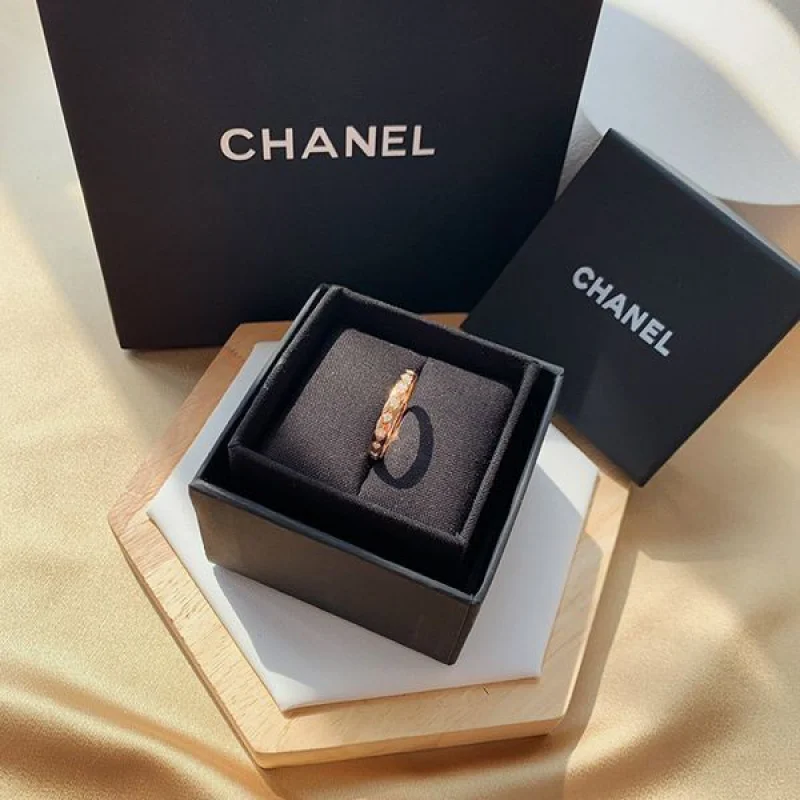 可愛い シャネル リング コピー 18K ゴールド ダイヤモンド付き sht28519