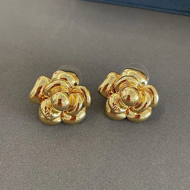 大人気!シャネル ピアス コピー メタル & ラムスキン cc カメリア shx78192