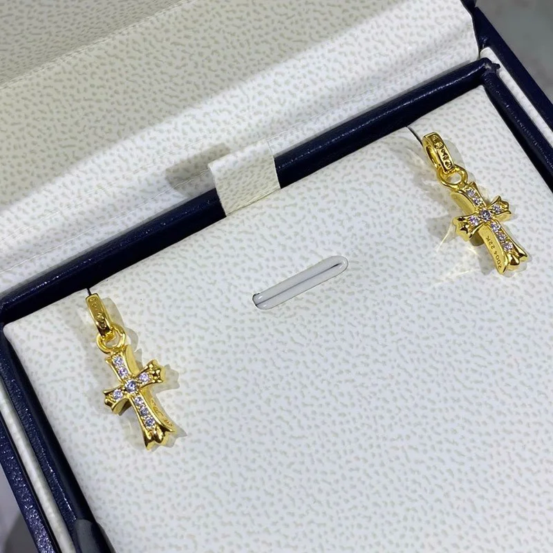 目を惹くカラー クロムハーツ ピアス コピー CHクロス 22K&ダイヤモンド Kua60908