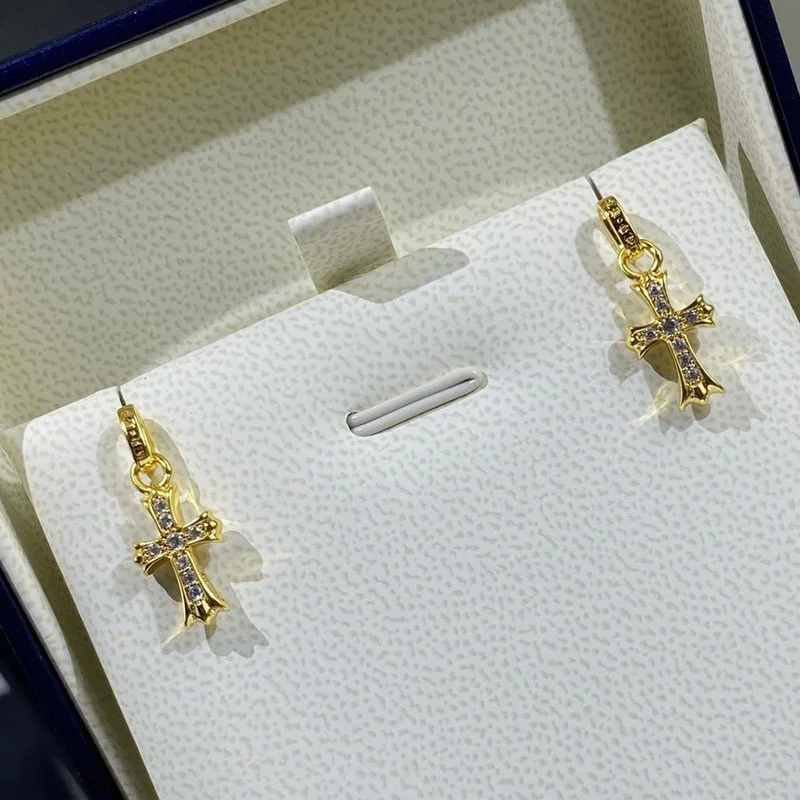 目を惹くカラー クロムハーツ ピアス コピー CHクロス 22K&ダイヤモンド Kua60908