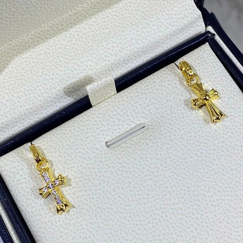 目を惹くカラー クロムハーツ ピアス コピー CHクロス 22K&ダイヤモンド Kua60908