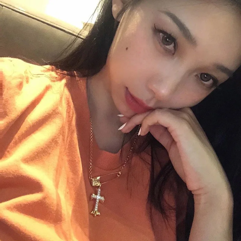 【限定カラー】【クロムハーツ ネックレス 偽物】CHクロス 22K セーフティピン ゴールド Kub13317