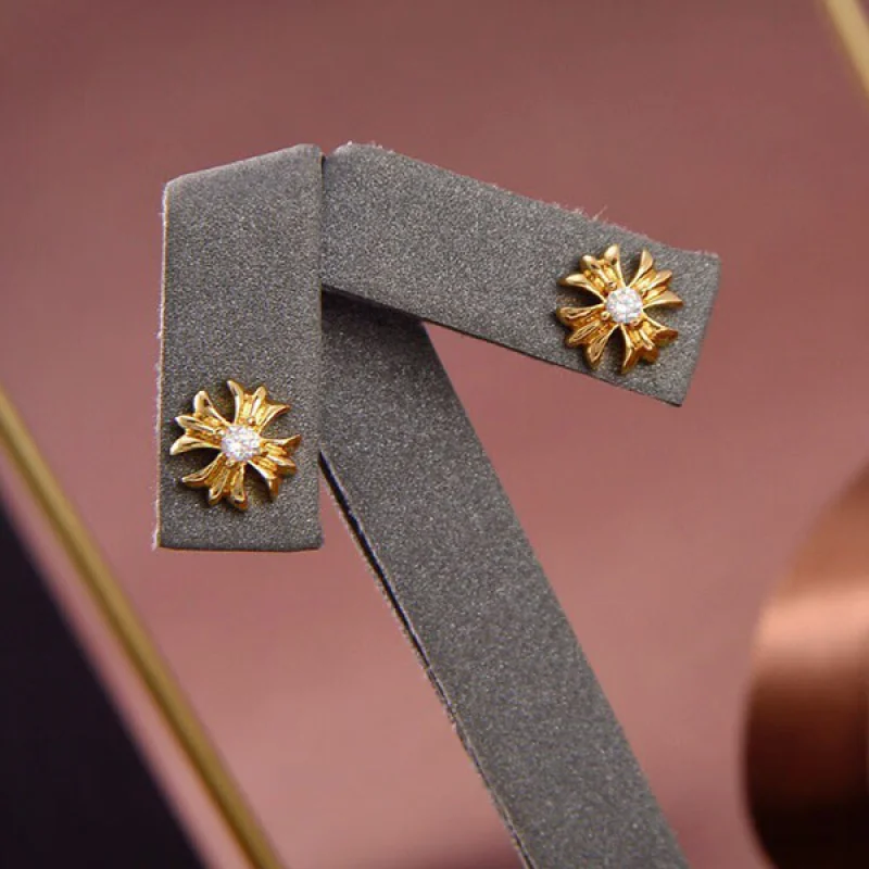 ☆超人気☆【クロムハーツ ピアス コピー】CH プラス 22kゴールド ダイヤモンド Kud33898