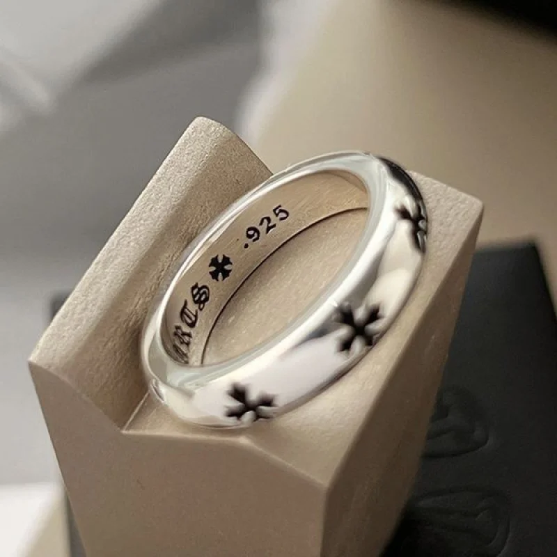 クロムハーツ CH PLUS RING プラス クロス リング 偽物 Kue93252