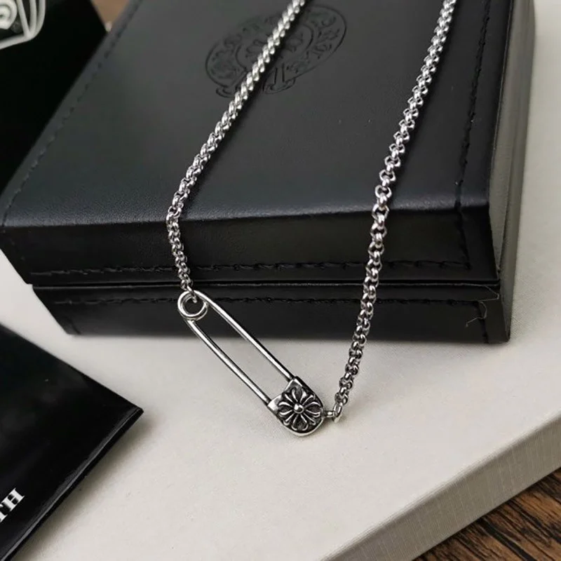 《大人気》クロムハーツ 安全ピン ネックレス 偽物 CH プラス Safety Pin 41cm Kur96573