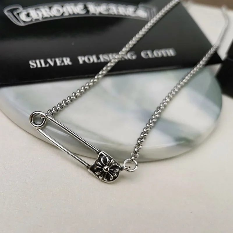 《大人気》クロムハーツ 安全ピン ネックレス 偽物 CH プラス Safety Pin 41cm Kur96573