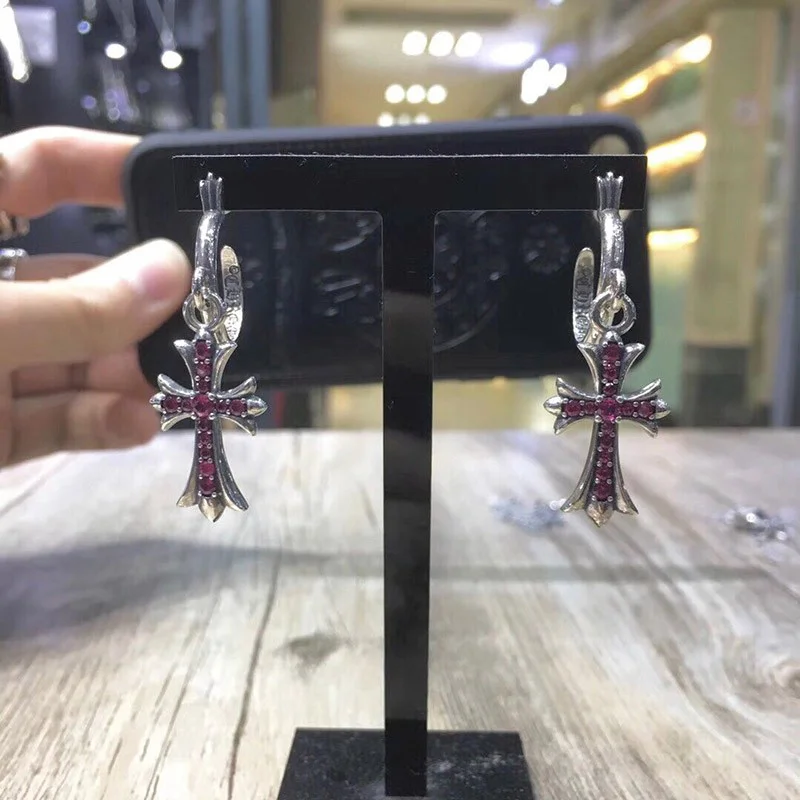 【日本未発売】クロムハーツ ピアス コピー タイニー CHクロス フープ イアリング Kux18727