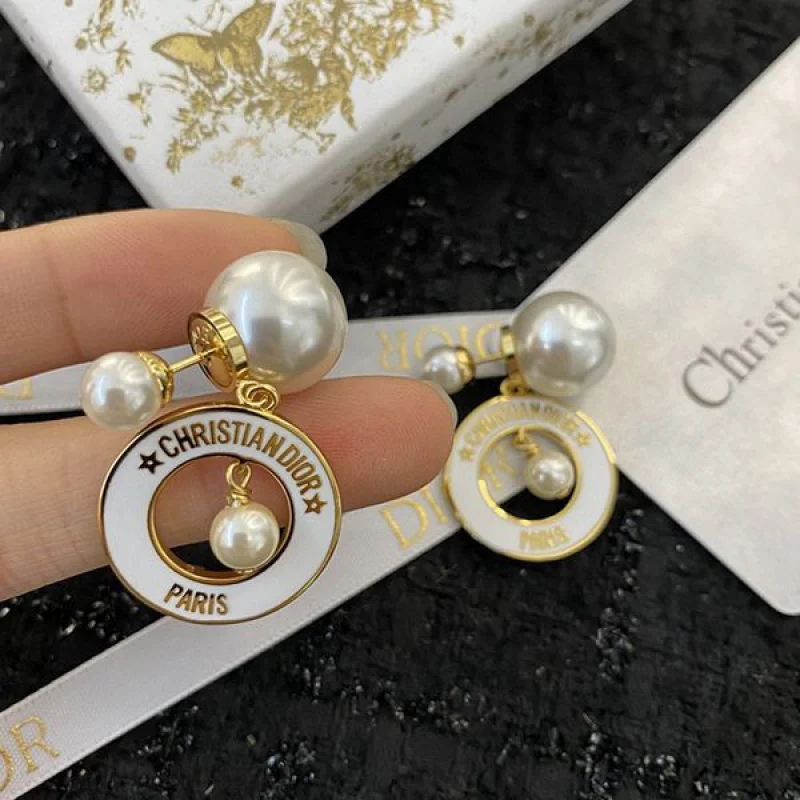 ギフトに最適♪ディオール ピアス コピー メタル レジンパール del13478