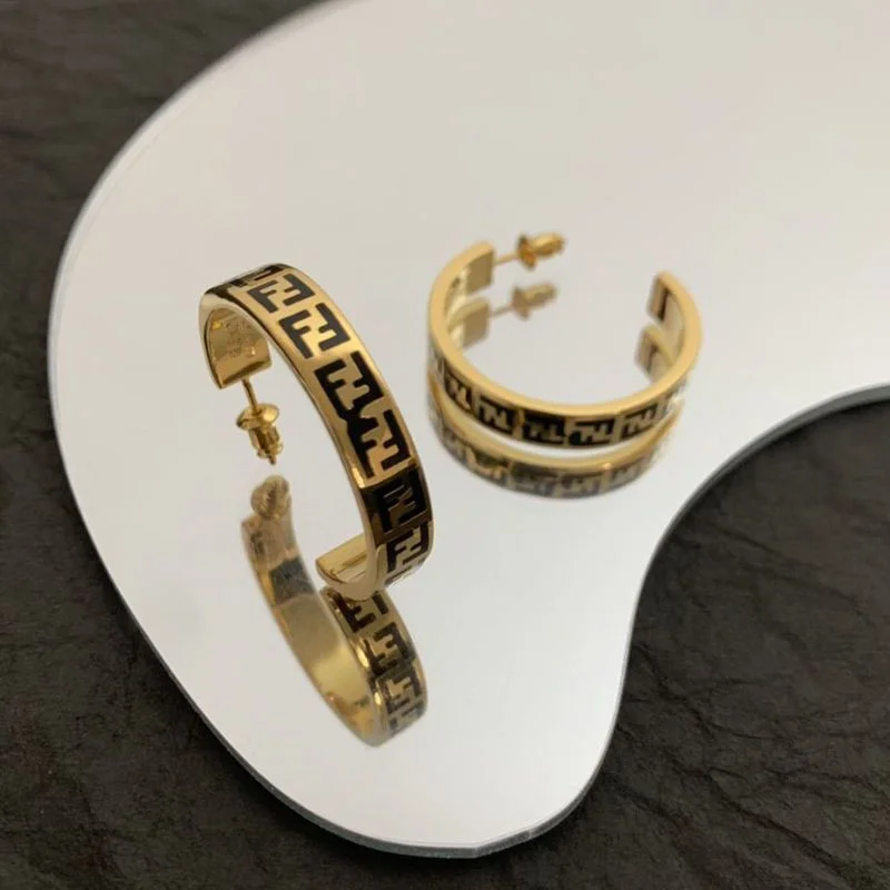 ★日本!!人気！フェンディ ピアス コピー イヤリング ゴールドカラー レディース 2色 8AH369TL9F0A47