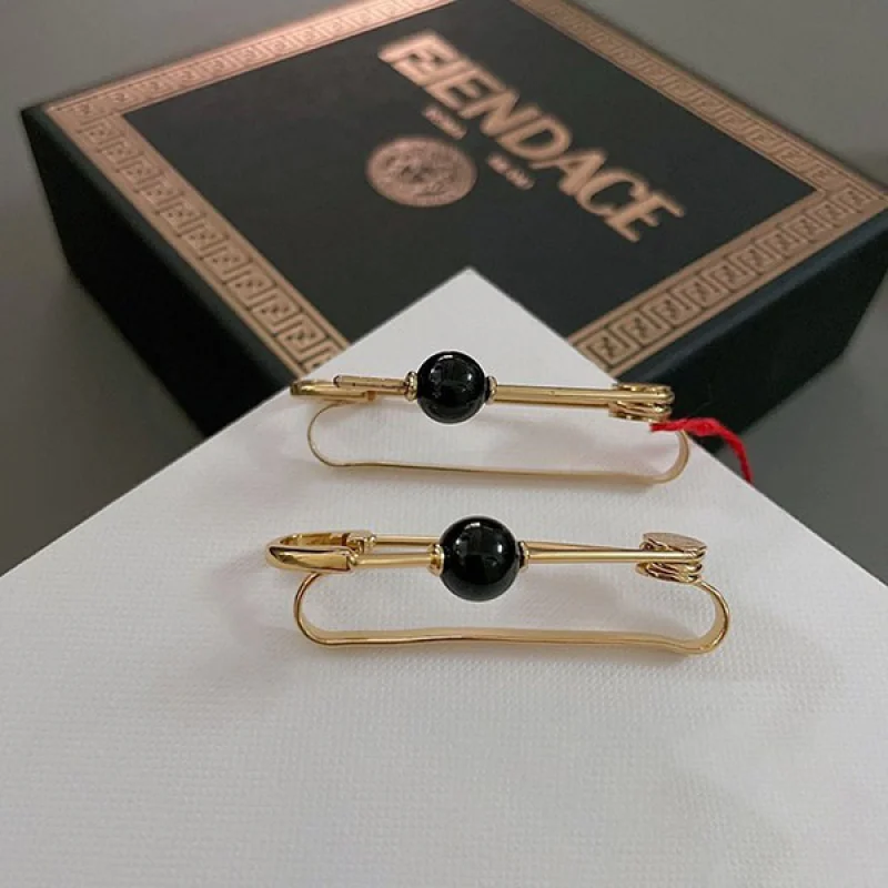 定番 フェンダーチェ ゴールドカラー ピアス コピー fex21476