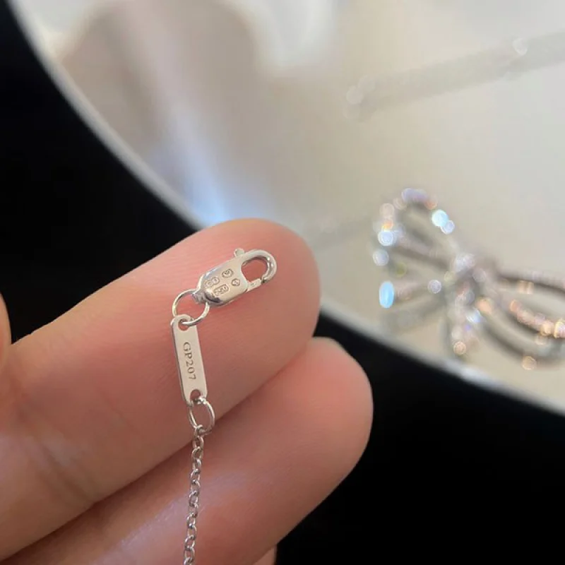 超話題!グラフ GRAFF コピー ティルダズ ボウ ミニダイヤモンド ペンダント RGP765