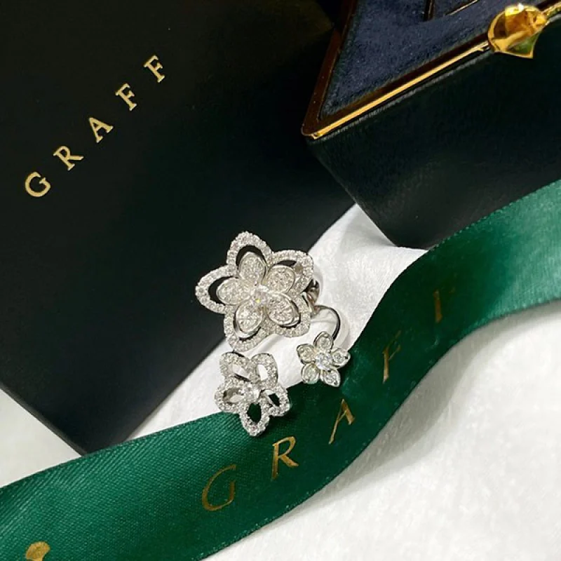 最安値挑戦 グラフ コピー GRAFF トリプル バタフライ シルエット ダイヤモンド リング RGR790