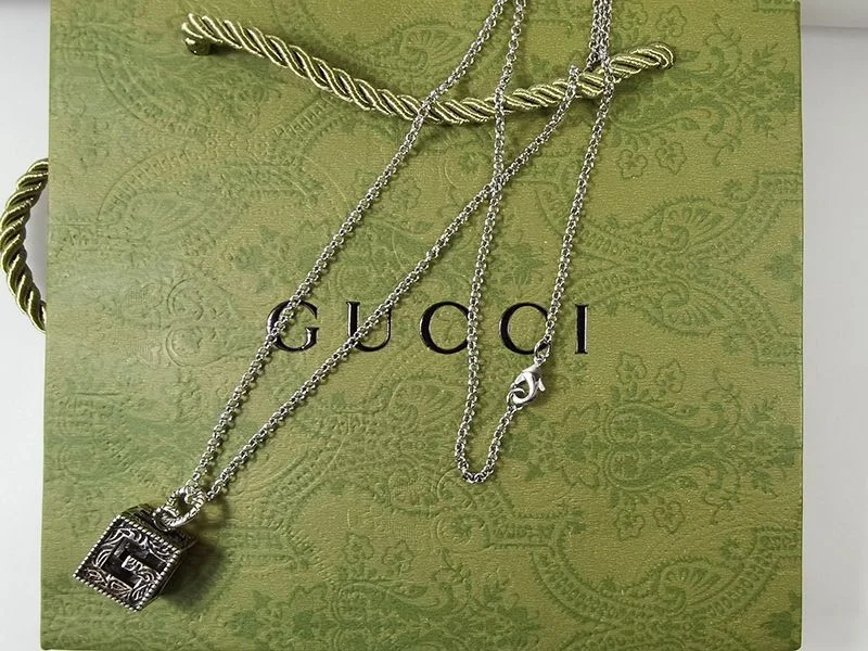 【日本未発売】グッチ ネックレス 偽物 シルバー メンズ guo21233
