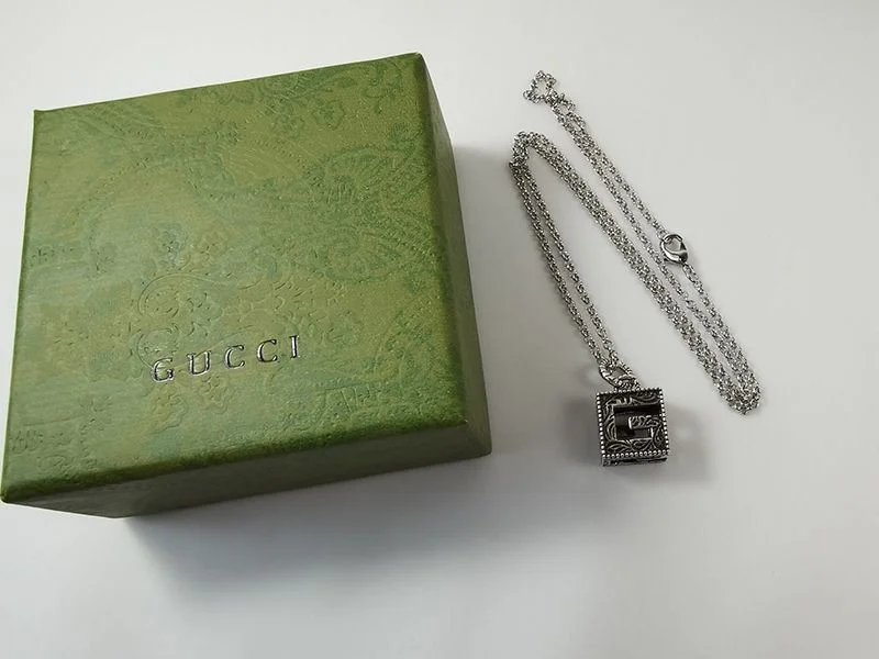 【日本未発売】グッチ ネックレス 偽物 シルバー メンズ guo21233