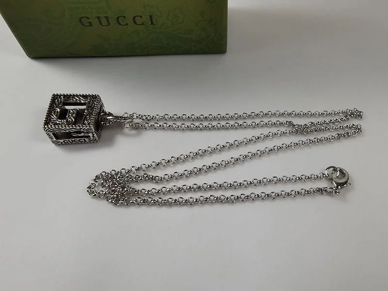 【日本未発売】グッチ ネックレス 偽物 シルバー メンズ guo21233