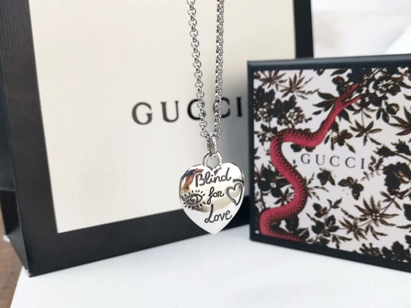 大人気!グッチ*ブラインドフォーラブシルバーネックレス 偽物*ハート guq02417