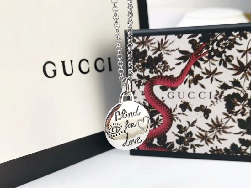 大人気!グッチ*ブラインドフォーラブシルバーネックレス 偽物*ハート guq02417