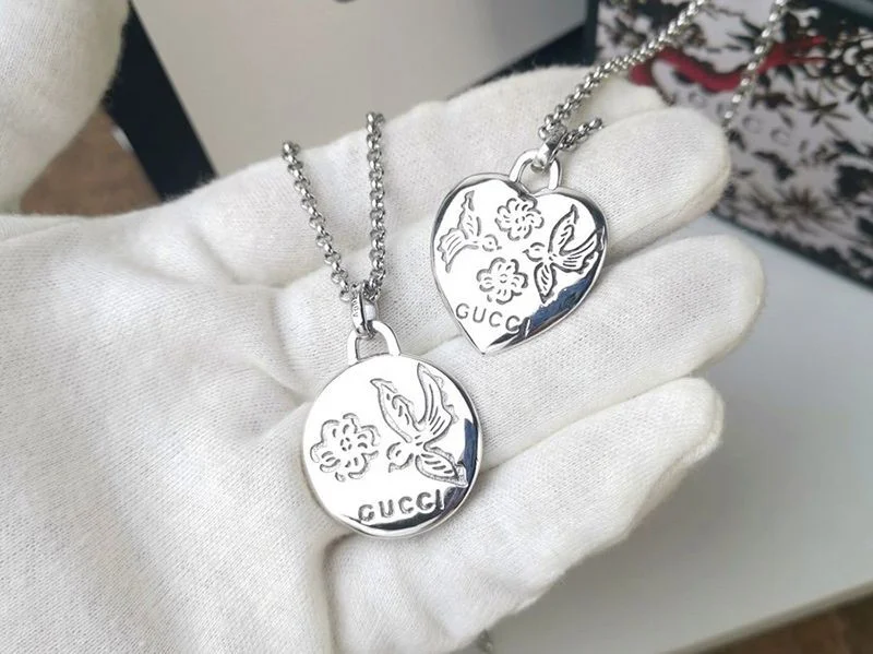 大人気!グッチ*ブラインドフォーラブシルバーネックレス 偽物*ハート guq02417