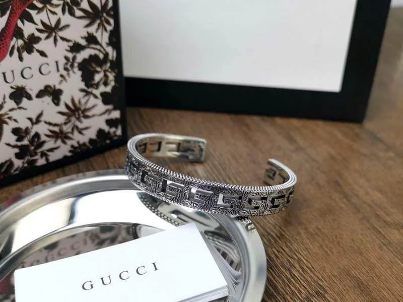 日本未入荷 グッチ★ブレスレット 偽物★スクエアG シルバー ブレスレット gut77958