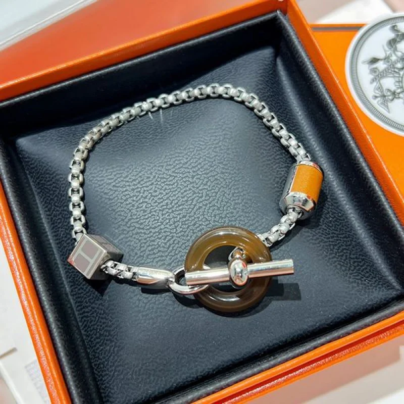 エルメス シルバー ブレスレット 偽物 ホーンリング eru36251