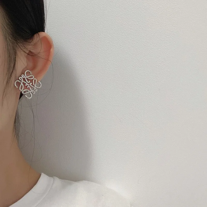 ☆超人気☆ロエベ アナグラム スタッド ピアス 偽物 lod22314