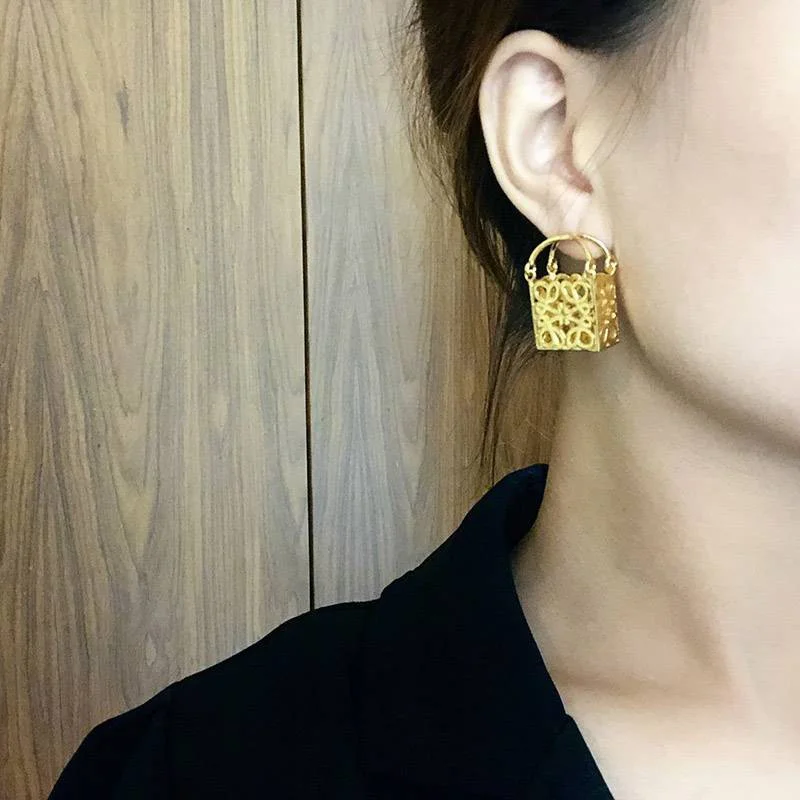 大人気!!新色ロエベ アナグラム 偽物 スタッド ピアス loi89617