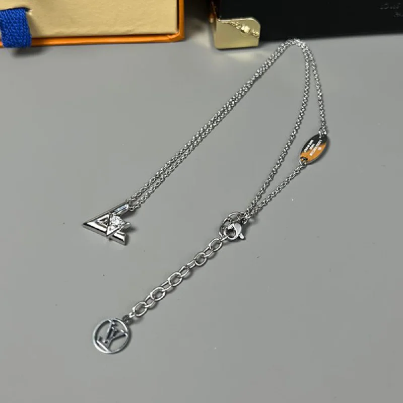 一目惚れ♪ルイヴィトン 偽物 パンダンティフ LV ヴォルト ワン PM ネックレス vua62462