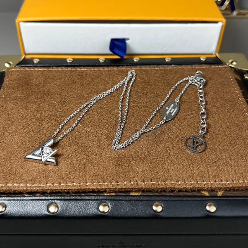 一目惚れ♪ルイヴィトン 偽物 パンダンティフ LV ヴォルト ワン PM ネックレス vua62462