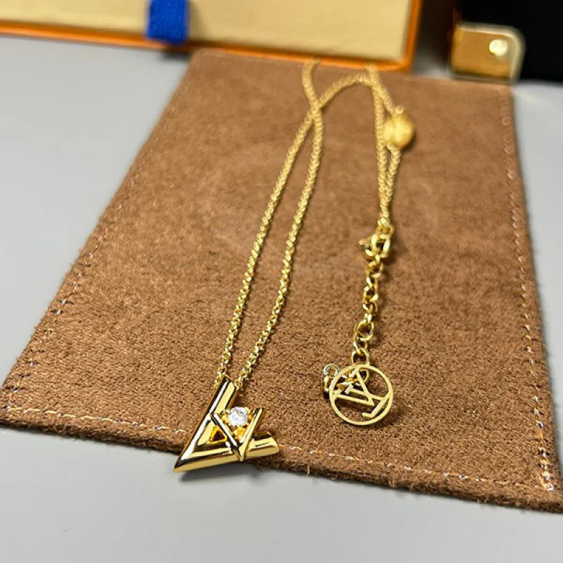 最新ルイヴィトン パンダンティフ LV ヴォルト ワン PM ネックレス コピー vuc12756
