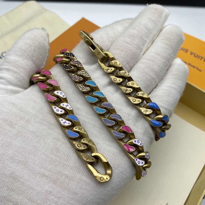 完売必至ルイヴィトン 偽物 コリエ・チェーンリンクス パッチーズ ストラス ネックレス vuf50285