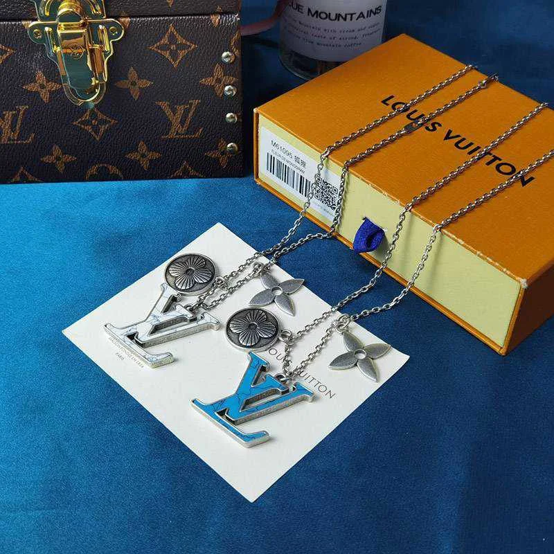 超話題!ルイヴィトン LVロゴ ネックレス 偽物 2色 vuh37902