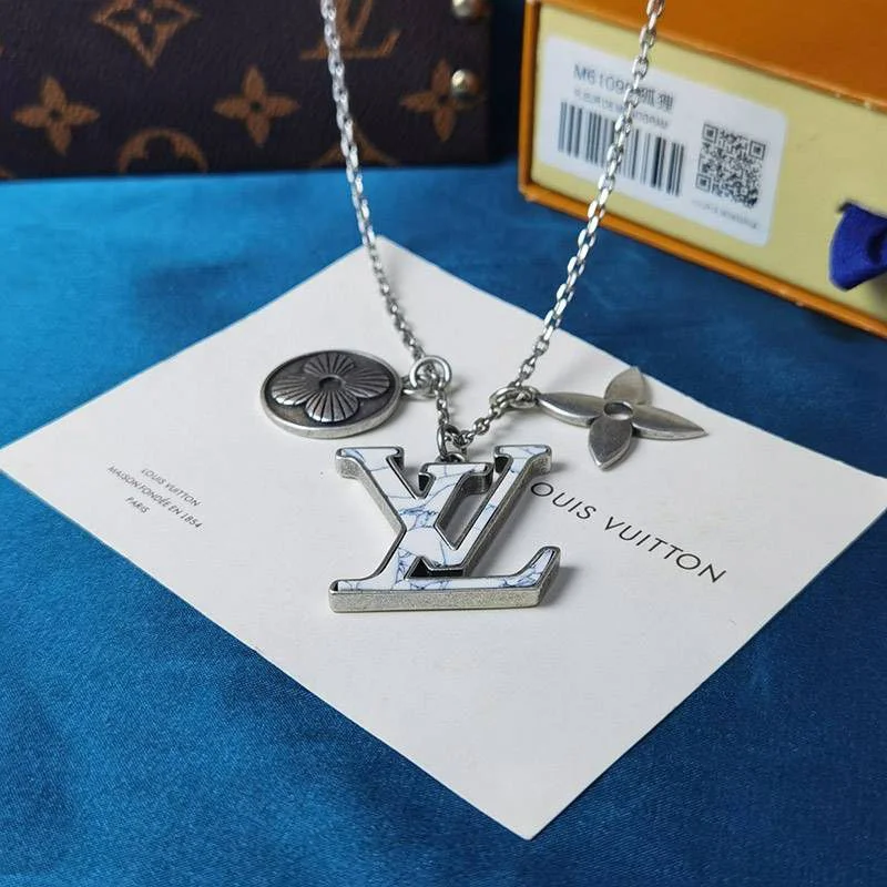 超話題!ルイヴィトン LVロゴ ネックレス 偽物 2色 vuh37902
