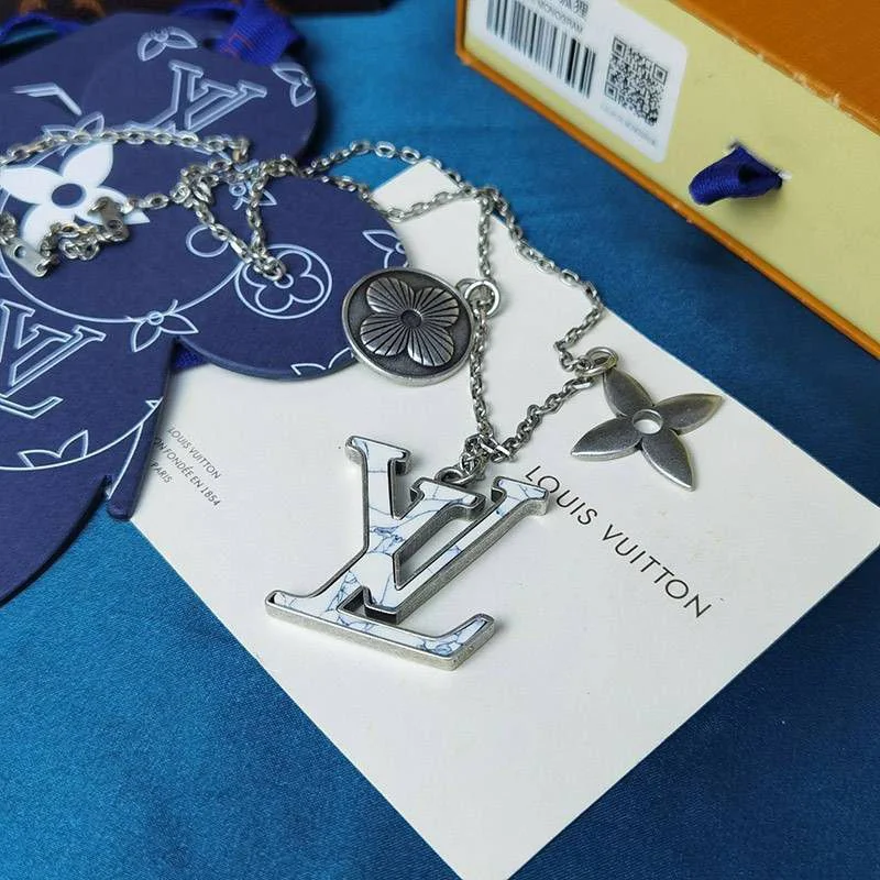 超話題!ルイヴィトン LVロゴ ネックレス 偽物 2色 vuh37902