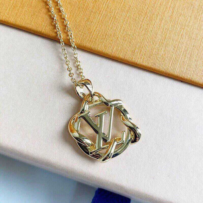大人気!!新色ルイヴィトン LVロゴ ネックレス コピー vul93527