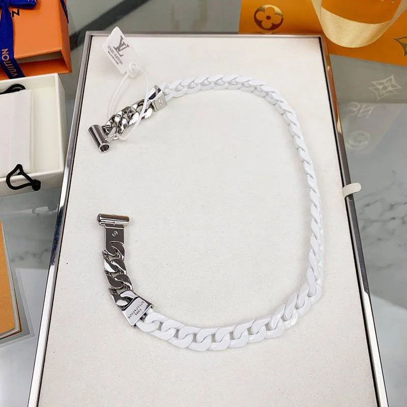 入手困難ルイヴィトン コピー コリエLVスカルプチャー ネックレス vuz11612