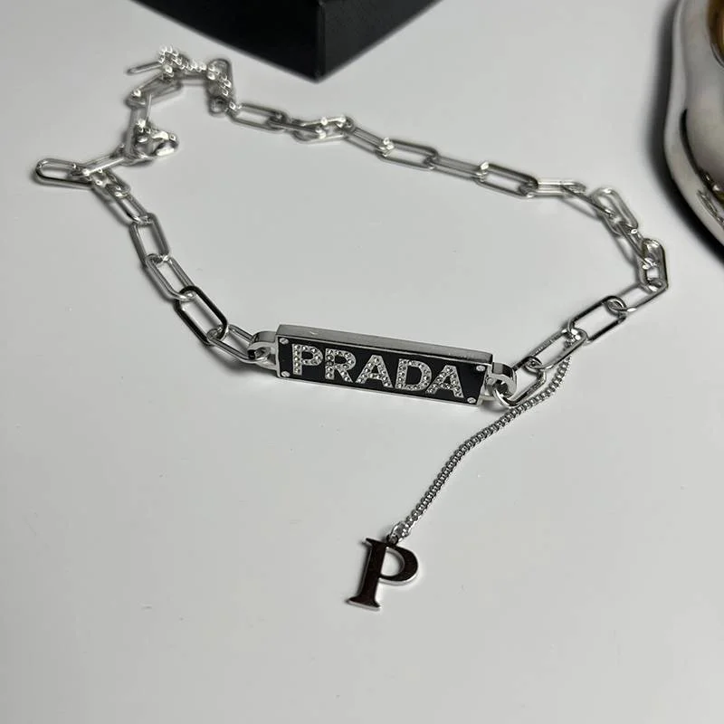 ☆超人気☆高品質♪♪♪ プラダ シンボル ネックレス 偽物 pud45039