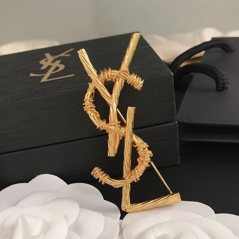 人気急上昇【サンローラン】VOGUE掲載!オピウム YSLツイストブローチ 偽物 Sag93253