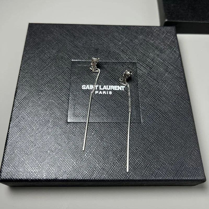世界中で大人気♪サンローラン YSLスレッダー オピウム ロゴ ピアス 偽物 Sas47845