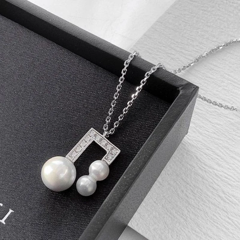 絶対欲しい!TASAKI スーパーコピー バランス ノート パヴェ ペンダント taf99716