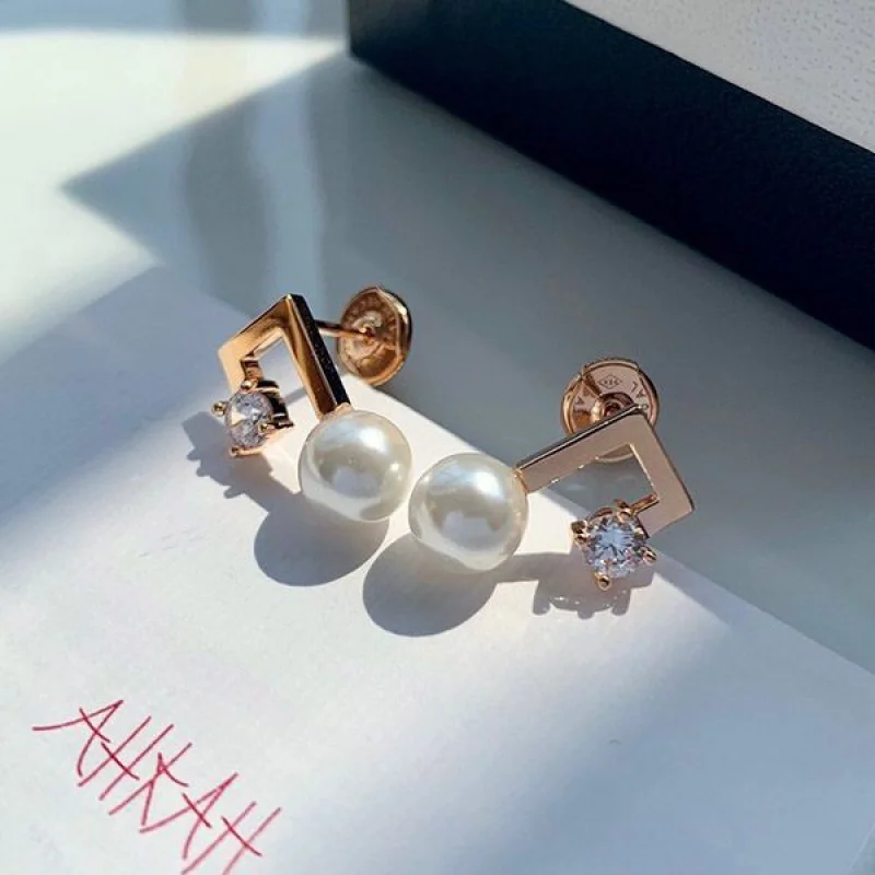 世界中で大人気♪TASAKI コピー プチ バランス ノート イヤリング ピアス tas79778