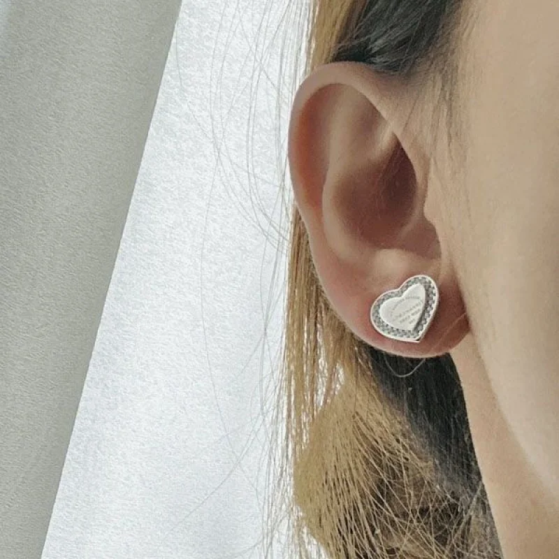 高級ブランドティファニー ハート タグ スタッド ピアス 偽物 Tib44688
