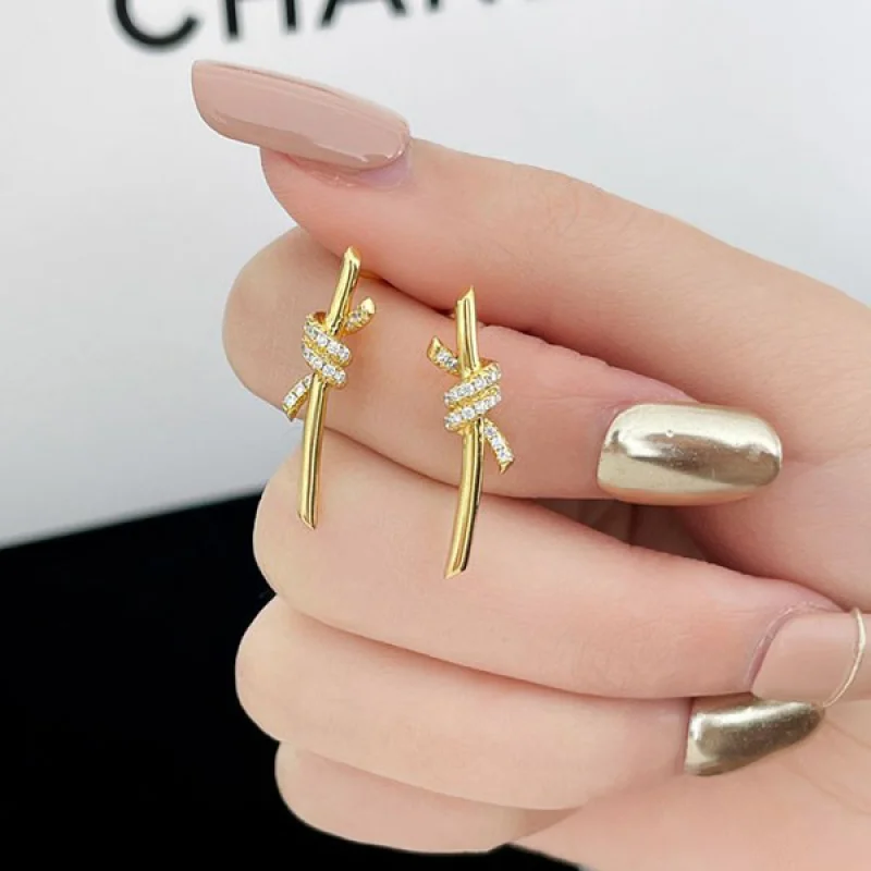 ☆超人気☆ティファニー Knot ピアス 18K ダイヤモンド 偽物 Tij18293