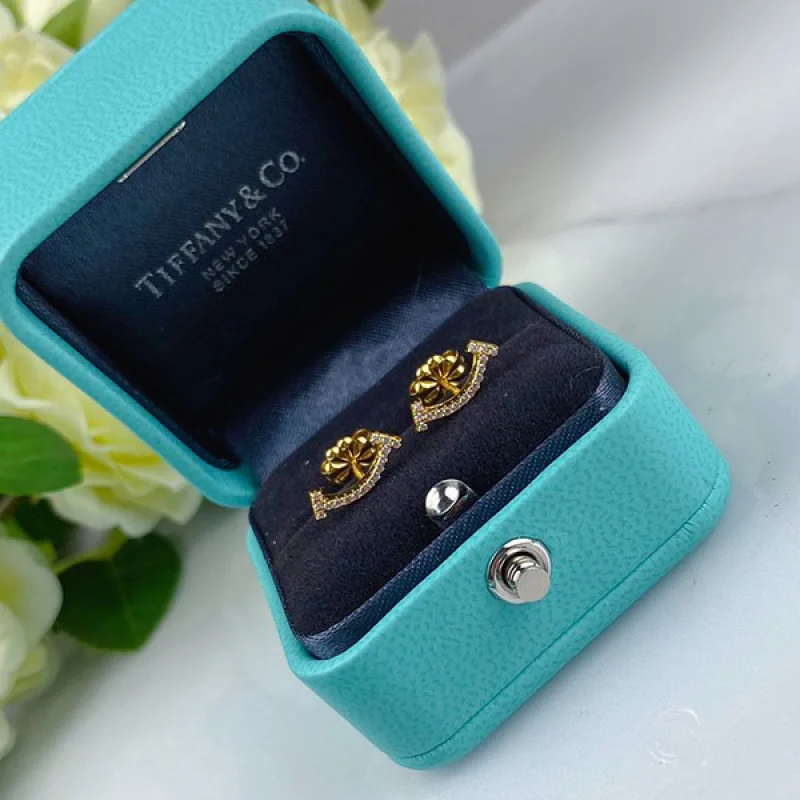 希少色 ティファニー コピー T 18kホワイトゴールド.48c ダイヤフープピアス Tim45253