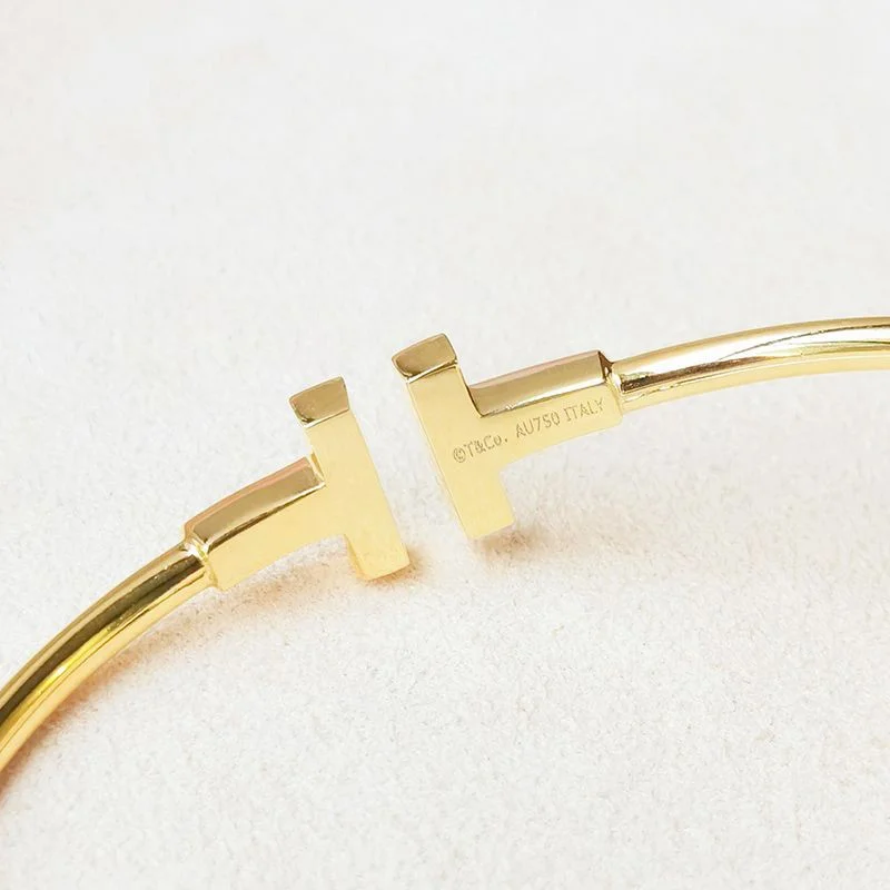 【日本未発売】ティファニー T ダイヤモンド コピー ワイヤーブレスレット Tip58404