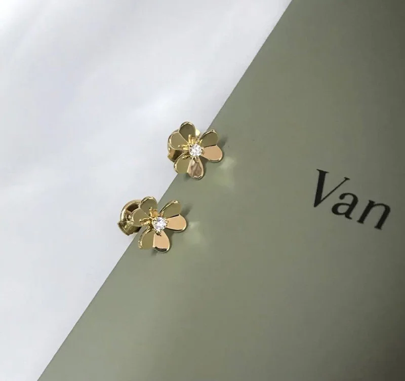 大人気!!新色 【ヴァンクリーフ&amp;アーペル コピー】ラージフリヴォル ダイヤイヤリング/ピアス vag80428