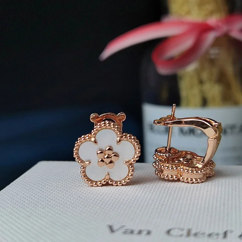 完売必至 贈り物に ヴァンクリーフ&アーペル コスモス イヤリング 偽物 vam94199