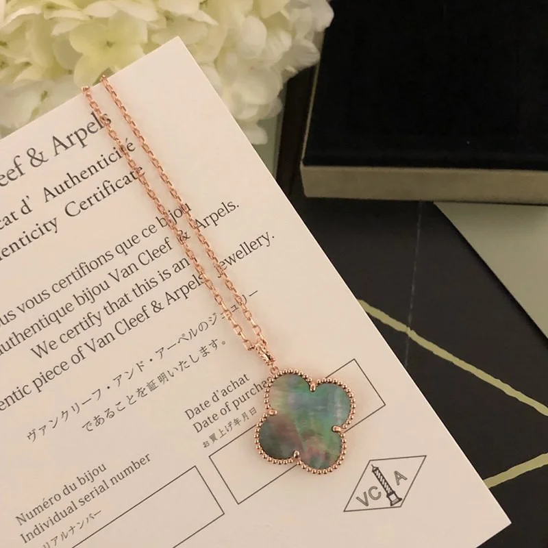 追跡付き発送 ヴァンクリーフアンドアーペル コピー ヴィンテージ アルハンブラ ペンダント vau93018