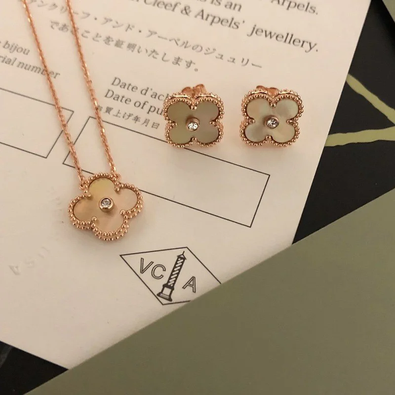 超希少!ヴァンクリーフ&アーペル ヴィンテージ アルハンブラ ピアス 偽物 vay86536