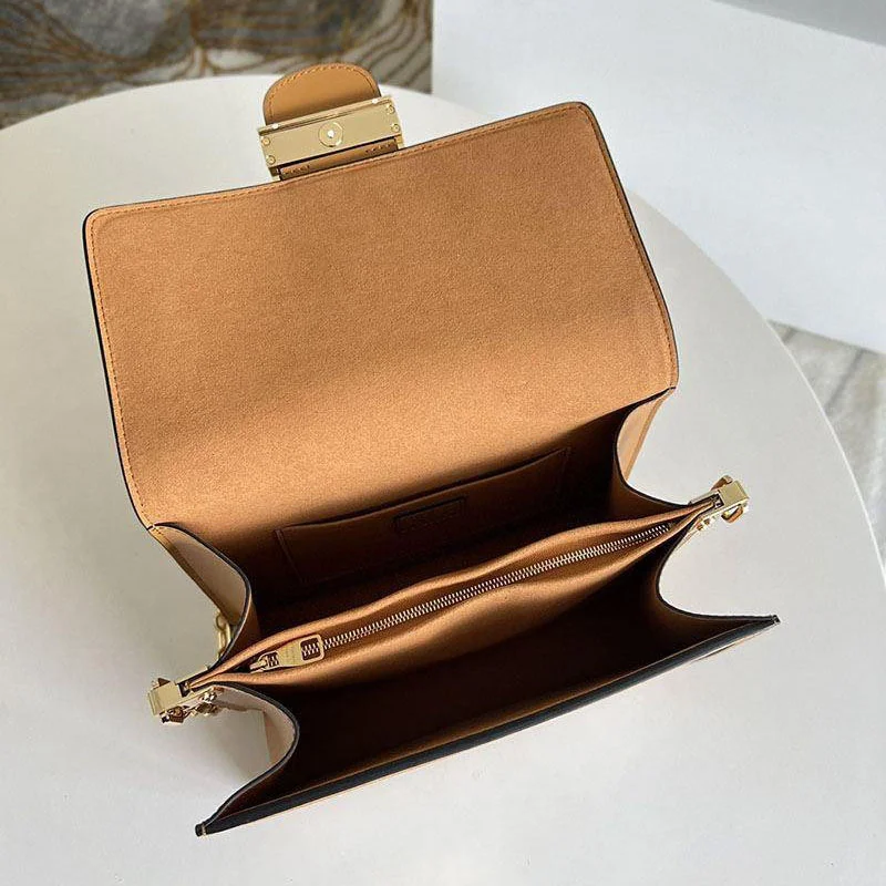 春もの新作 ルイヴィトン☆ショルダーバッグ ドーフィーヌ コピー モノグラム vuy15202