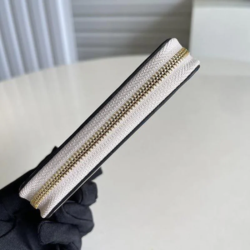 新作 !ルイヴィトン 財布 コインケース モノグラム 小銭入れ LV20300偽物